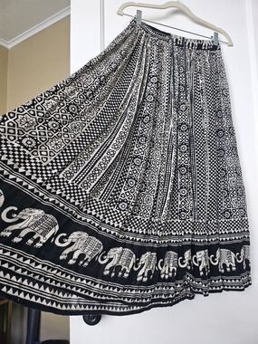 Black & Cream Elephant Border Circle Maxi Skirt